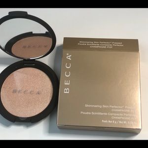 Becca Champagne POP shimmer skin Perfector